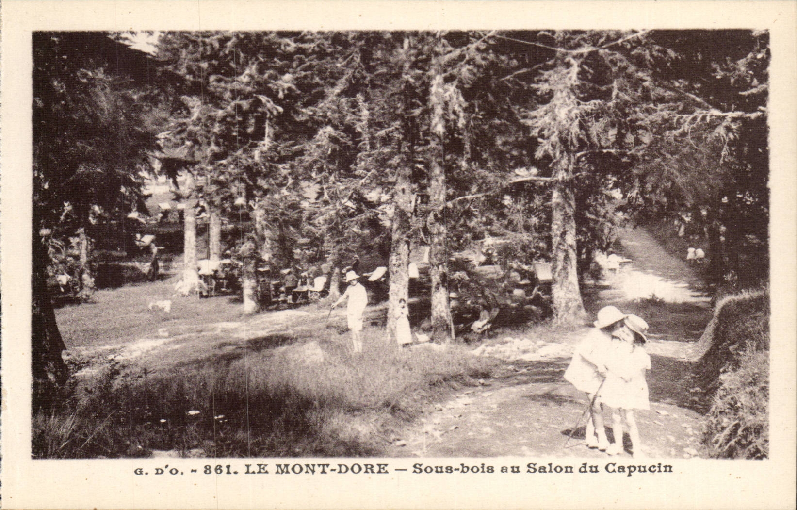 CPA Auvergne Mont Gilds Under wood with the slaon of the Capuchin