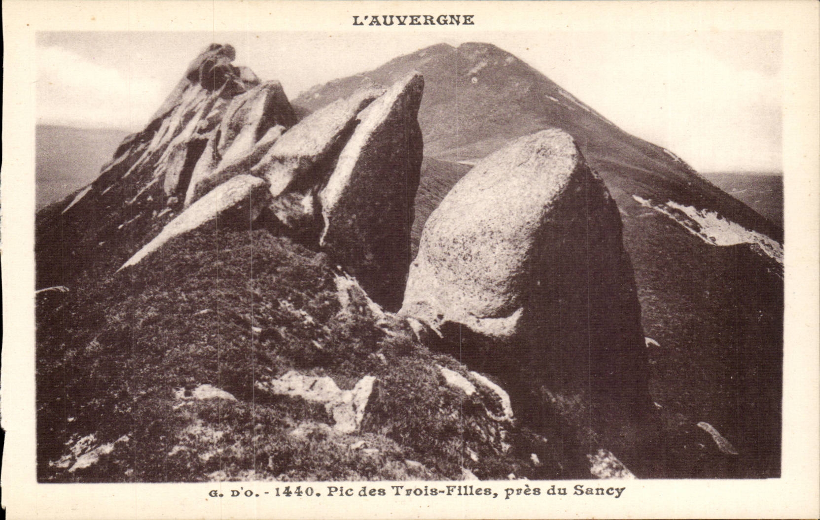 CPA Auvergne Peak of the Three Girls close to Sancy