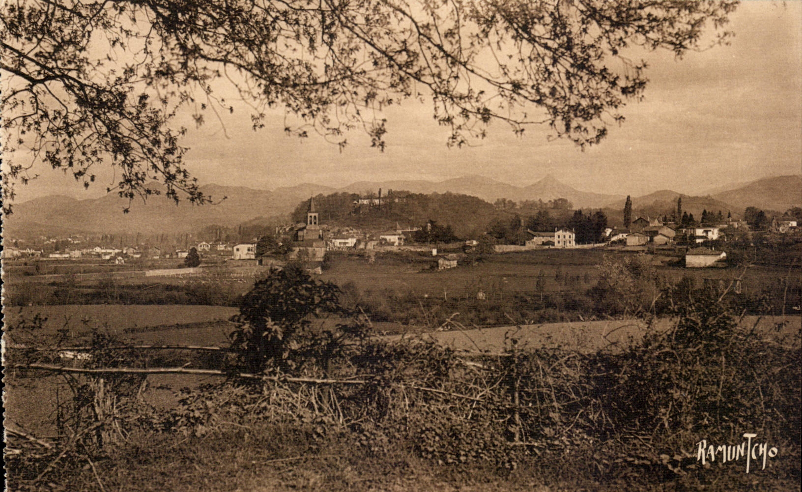 Saint Jean Foot of Port - seen Road of St Etienne de Baigorry CPA