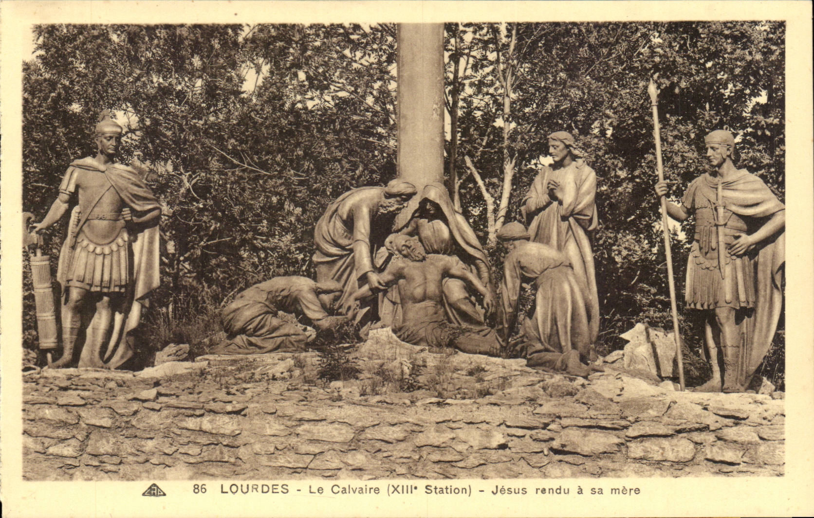 Lourdes - the Martyrdom - XIII Station - returned Jesus has his Mother - CPA