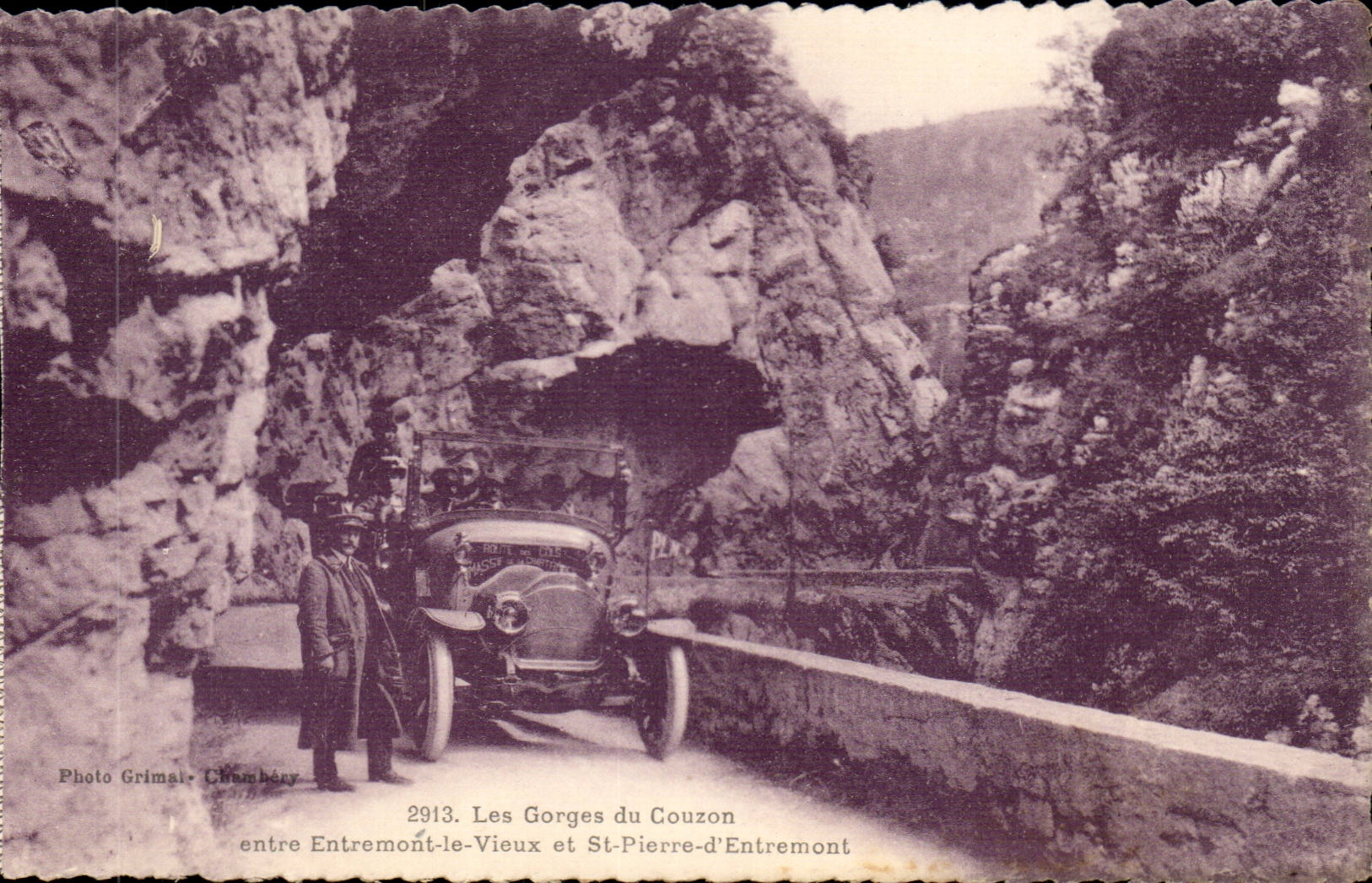 Between Entremont the Old man and St Pierre of entremont - Falls of Couzon - Automobile CPA