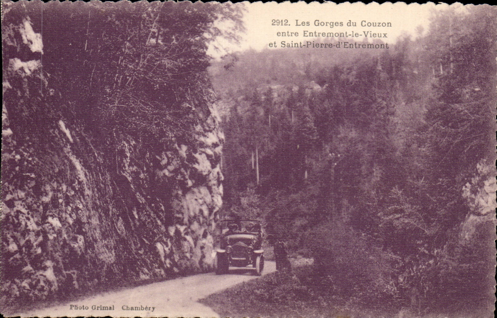 Between Entremont the Old man and St Pierre of entremont - Falls of Couzon - Automobile CPA