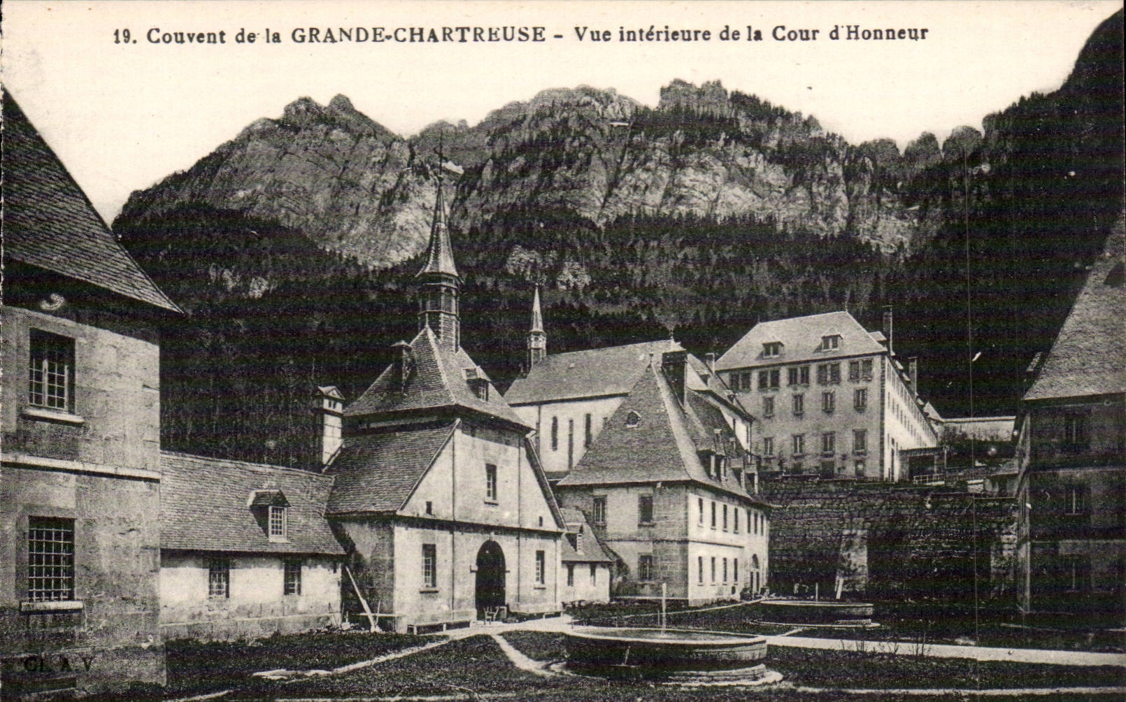 Dauphine - Convent of Large Chartreuse - Main courtyard - CPA