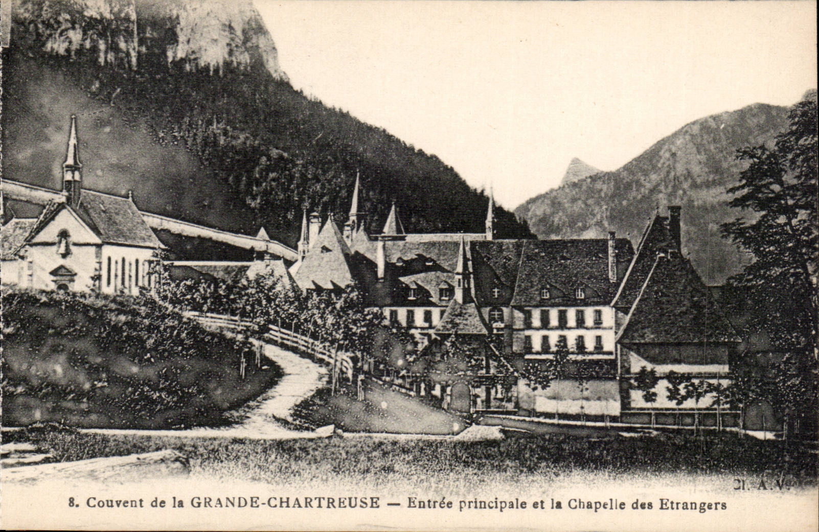 Dauphine - Convent of Large Chartreuse - Main entrance and the Vault of Etrangeres - CPA