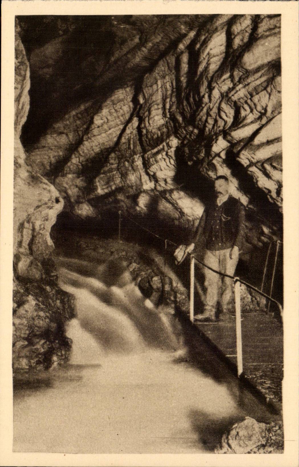 CPA Padirac the step of the beautiful mother