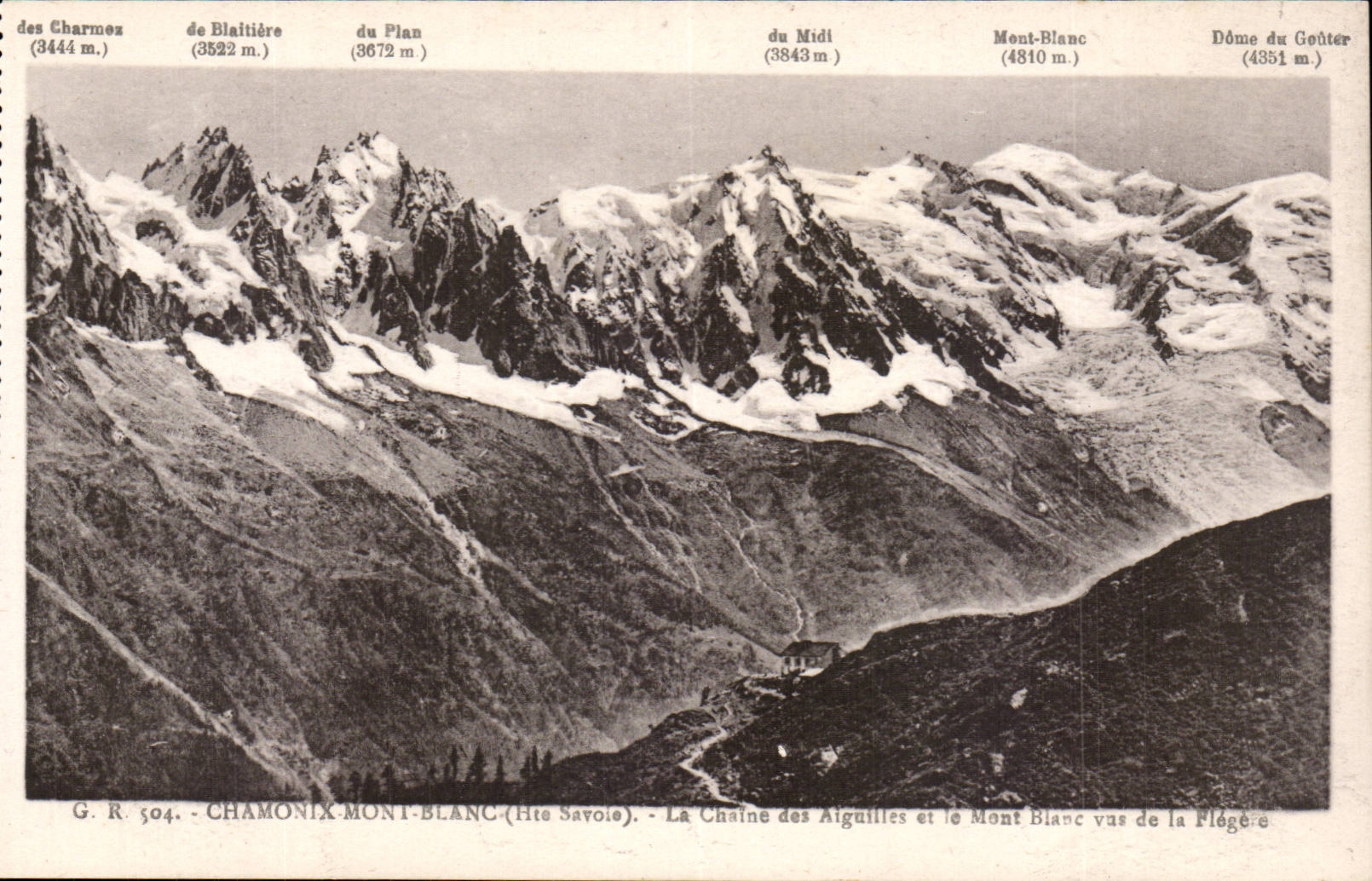 CPA Chamonix Mont Blanc La chaine des Aiguilles et le Mont Blanc vus de la Flegere