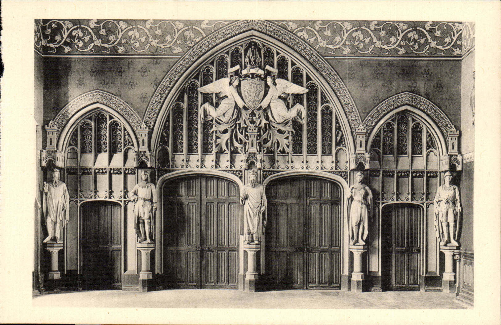 CPA Schloss des Pierrefonds Raumes von preuses die Heldenritter