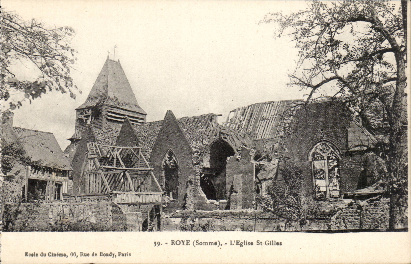 Roye CPA the church Saint Gilles