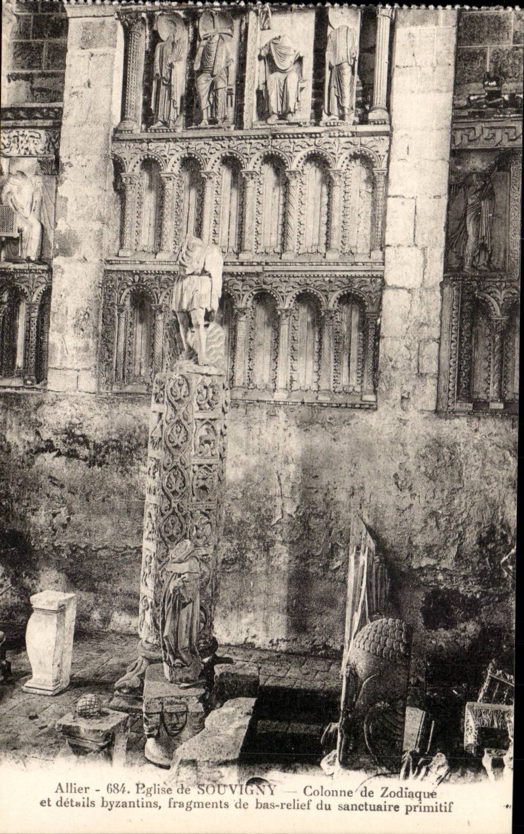 Souvigny Byzantine CPA Column of the zodiac and details fragments of low relief of the primitive sanctuary