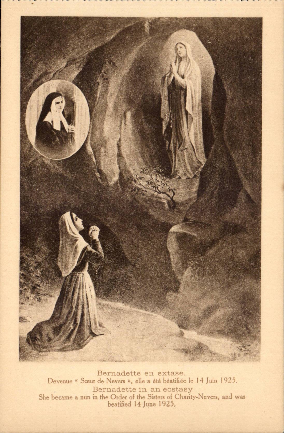 CPA Bernadette in extase Become sister of Nevers beatifie on June 14th 1925