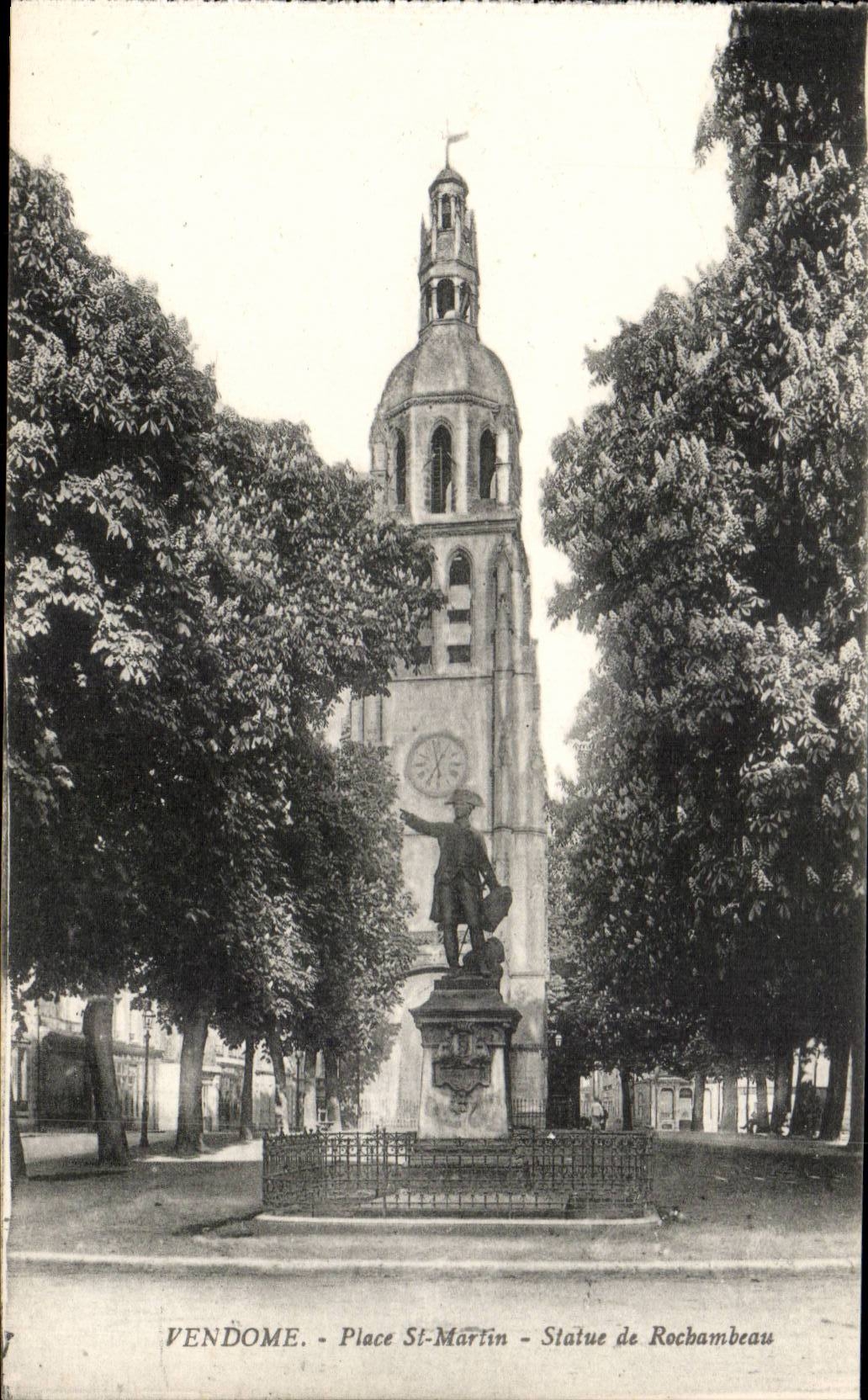 Vendome CPA Place Saint Martin Statue de Rochambeau