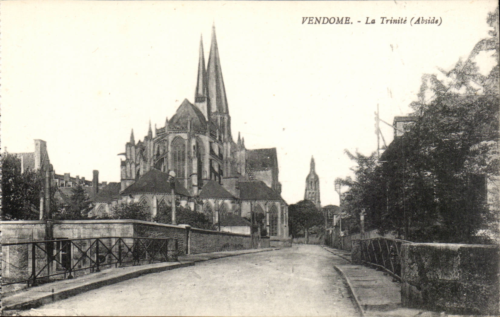 Vendome CPA La TRinite (abside)