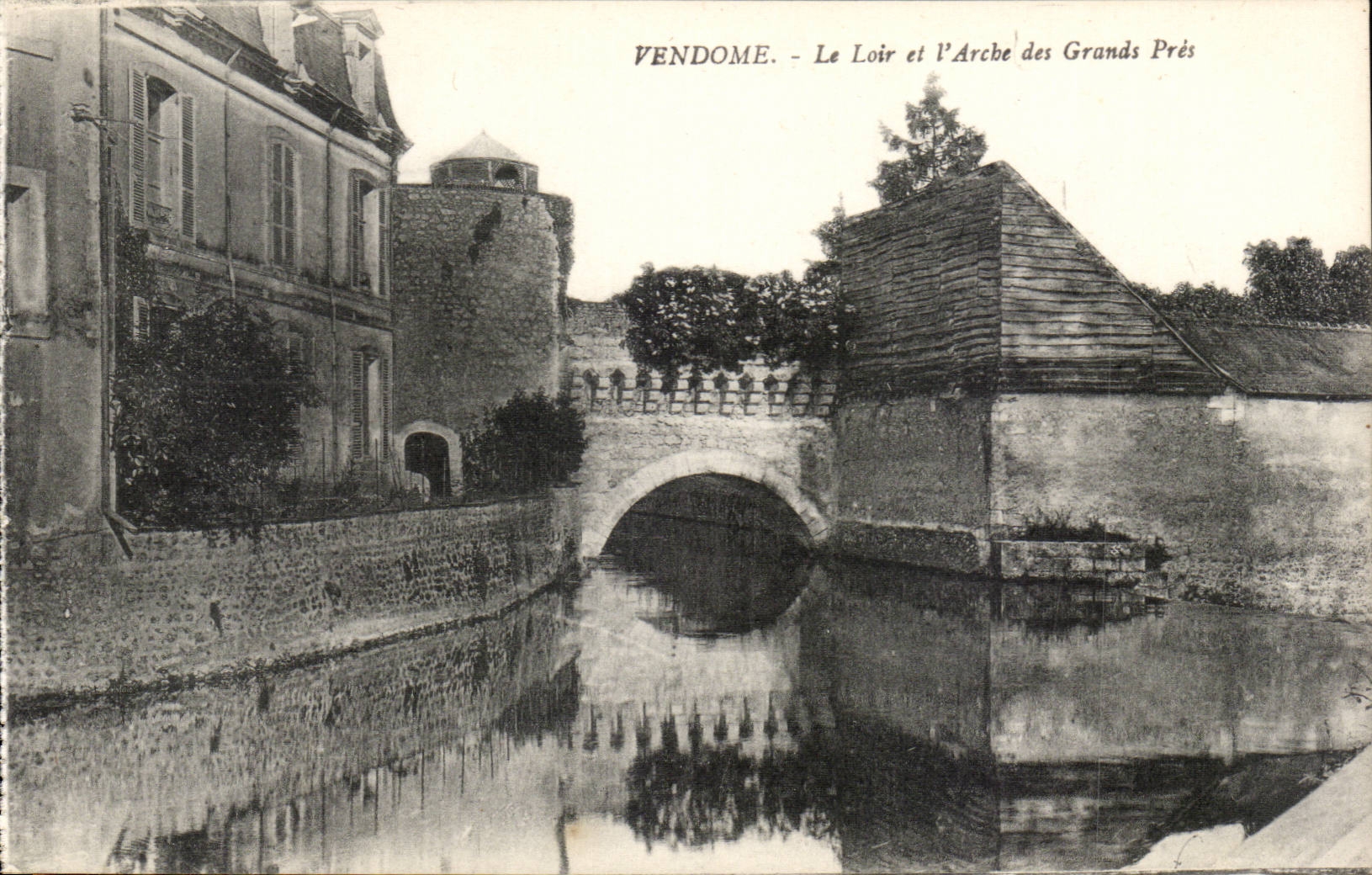 Vendome CPA Le Loir et l'arche des grands pres