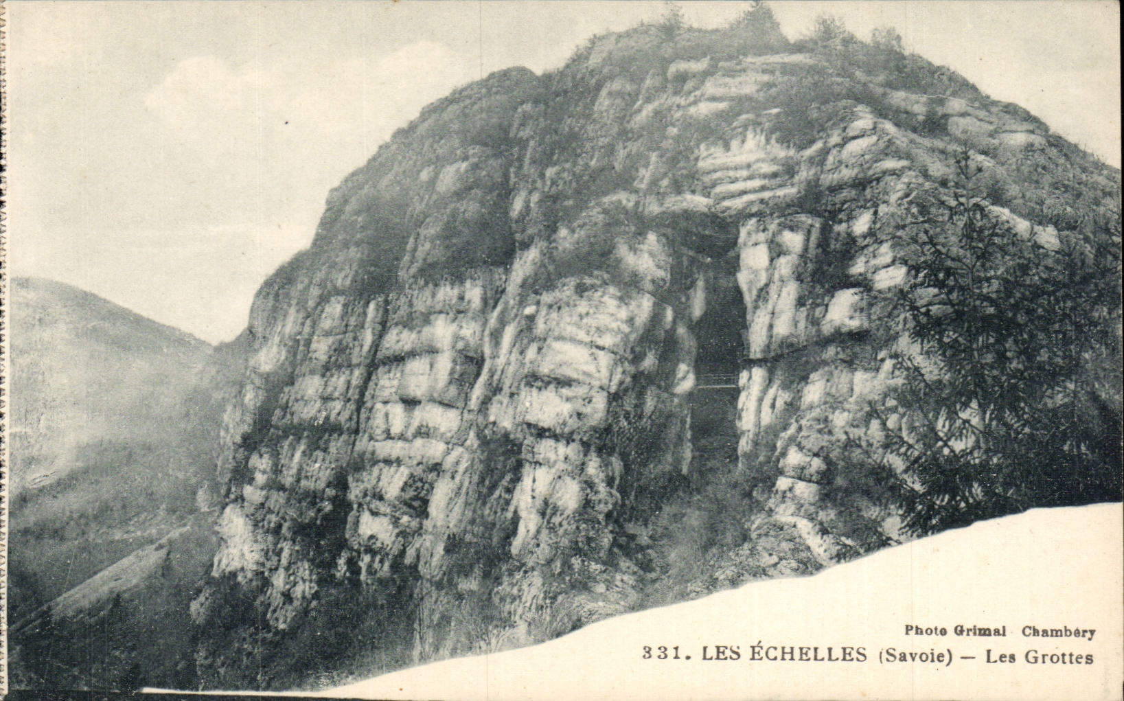 Scales - Caves - CPA