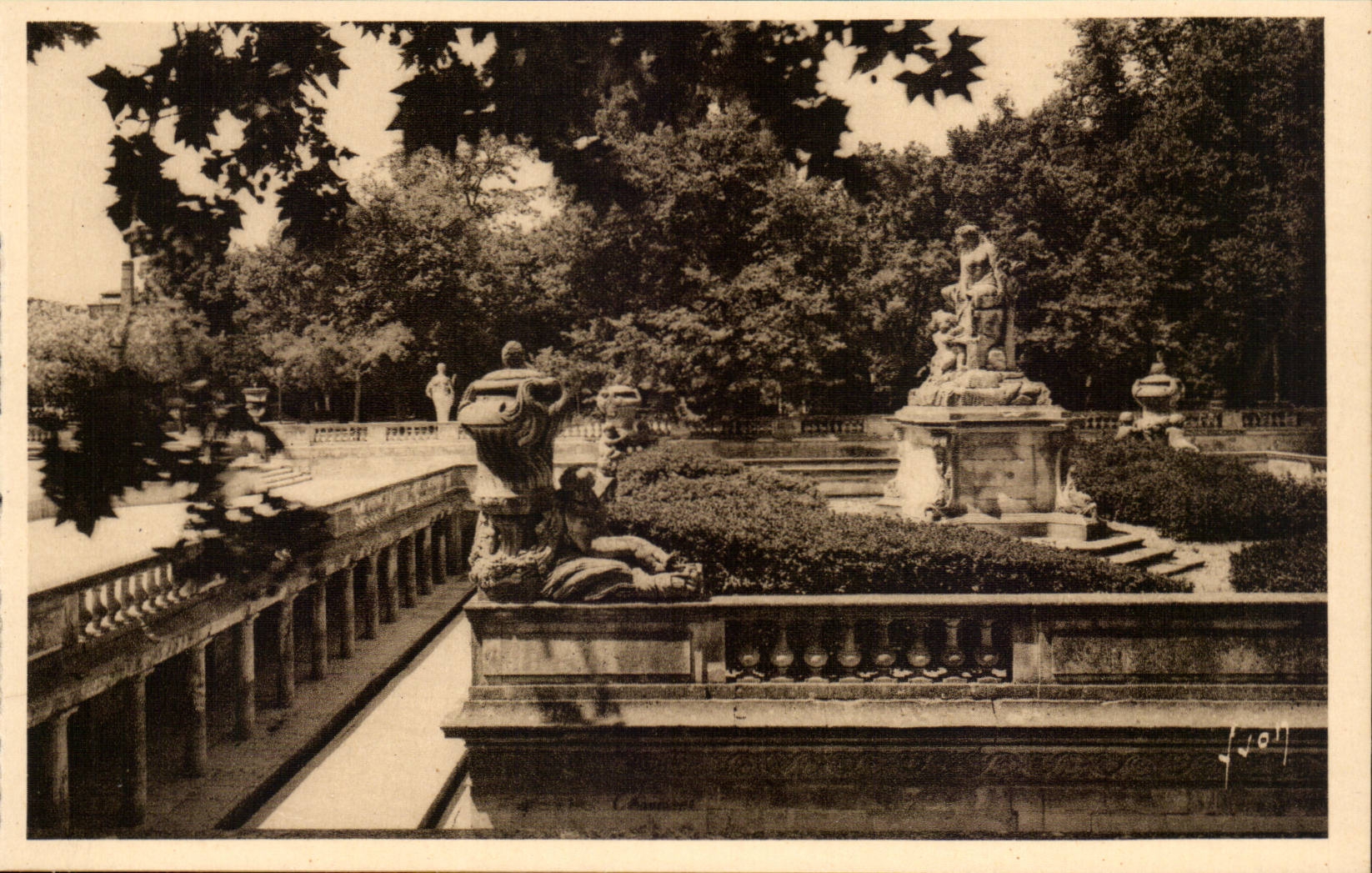 Garten Nimes-CPA der romischen Bader des Brunnens