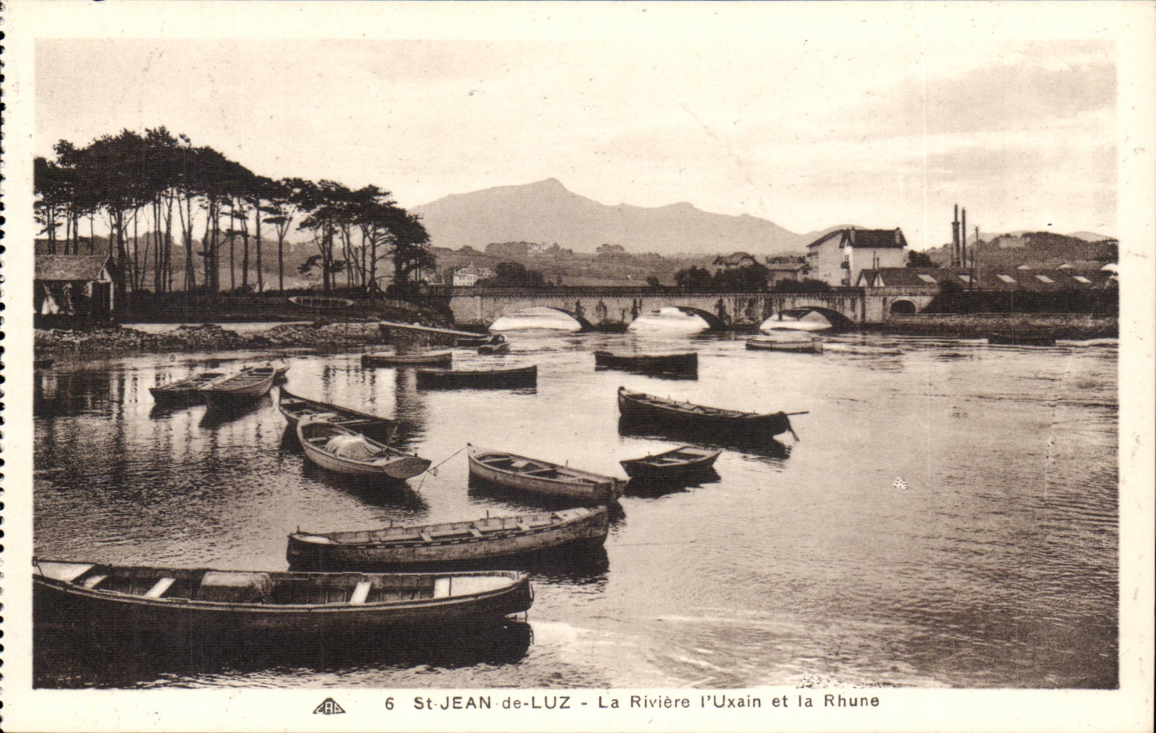 Saint Jean de Luz CPA La riviere l'Uxain et le Rhune