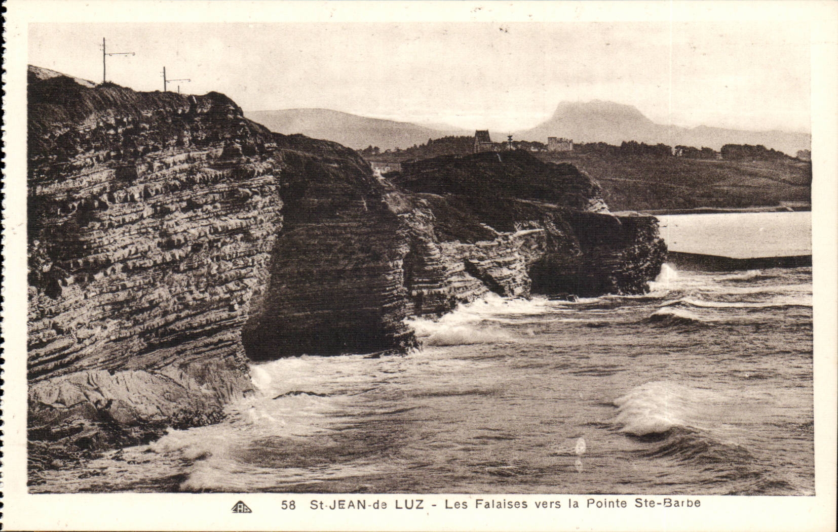 Saint Jean de Luz CPA Les falaises vers la pointe Ste Barbe