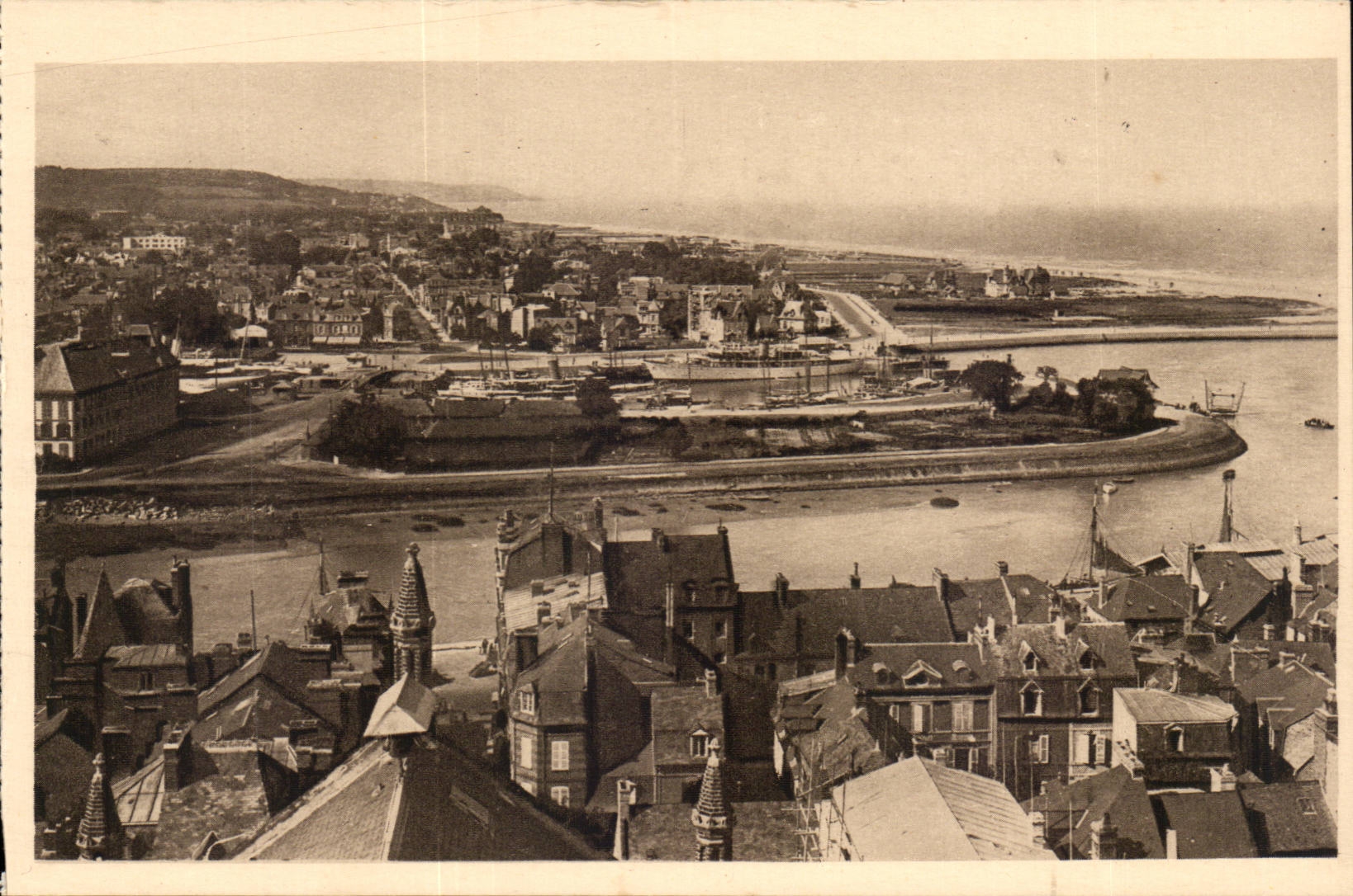 Deauville - the Flowered Beach - View - CPA