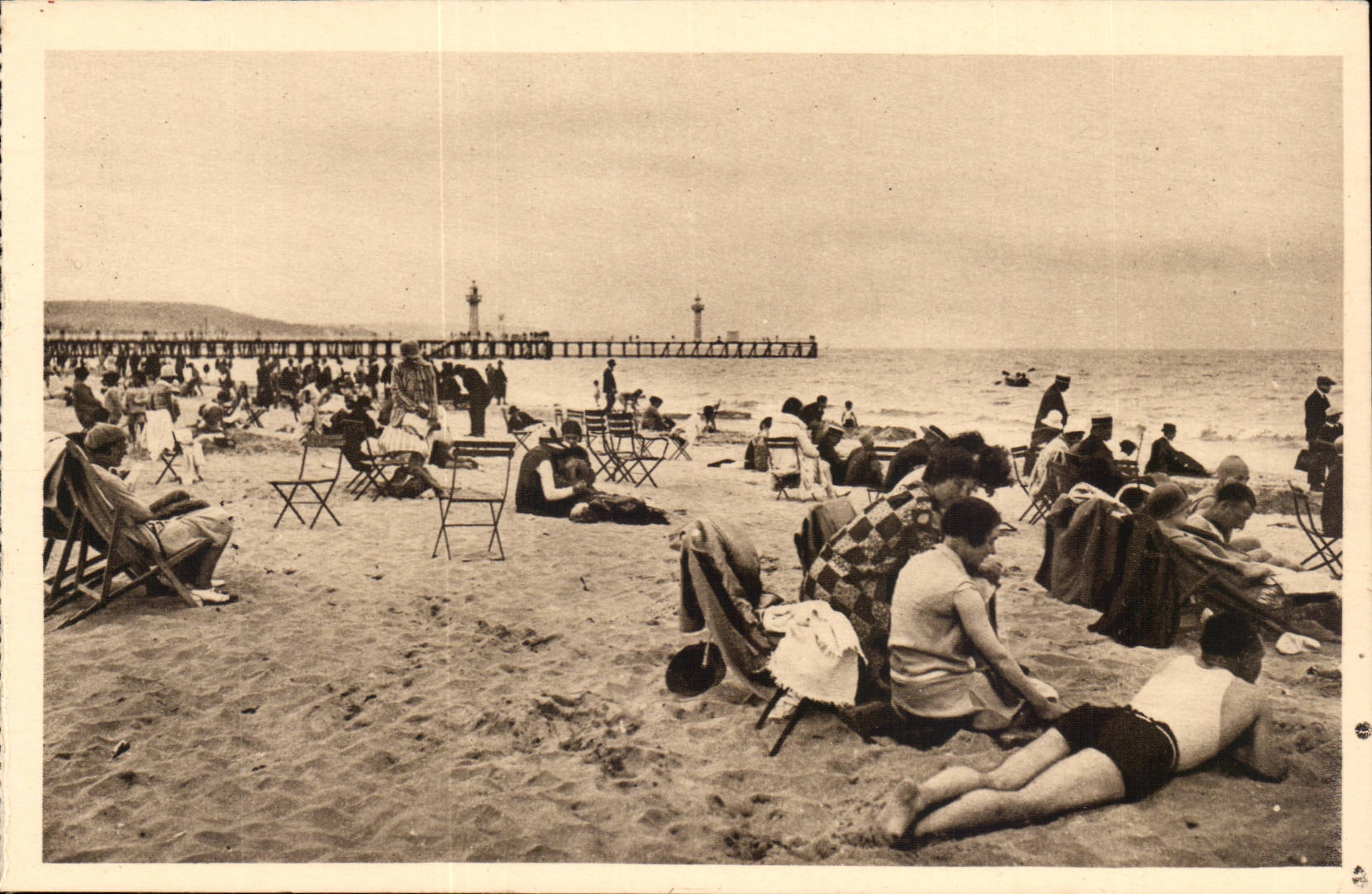 Trouville - the Queen of the Beaches - Beach CPA
