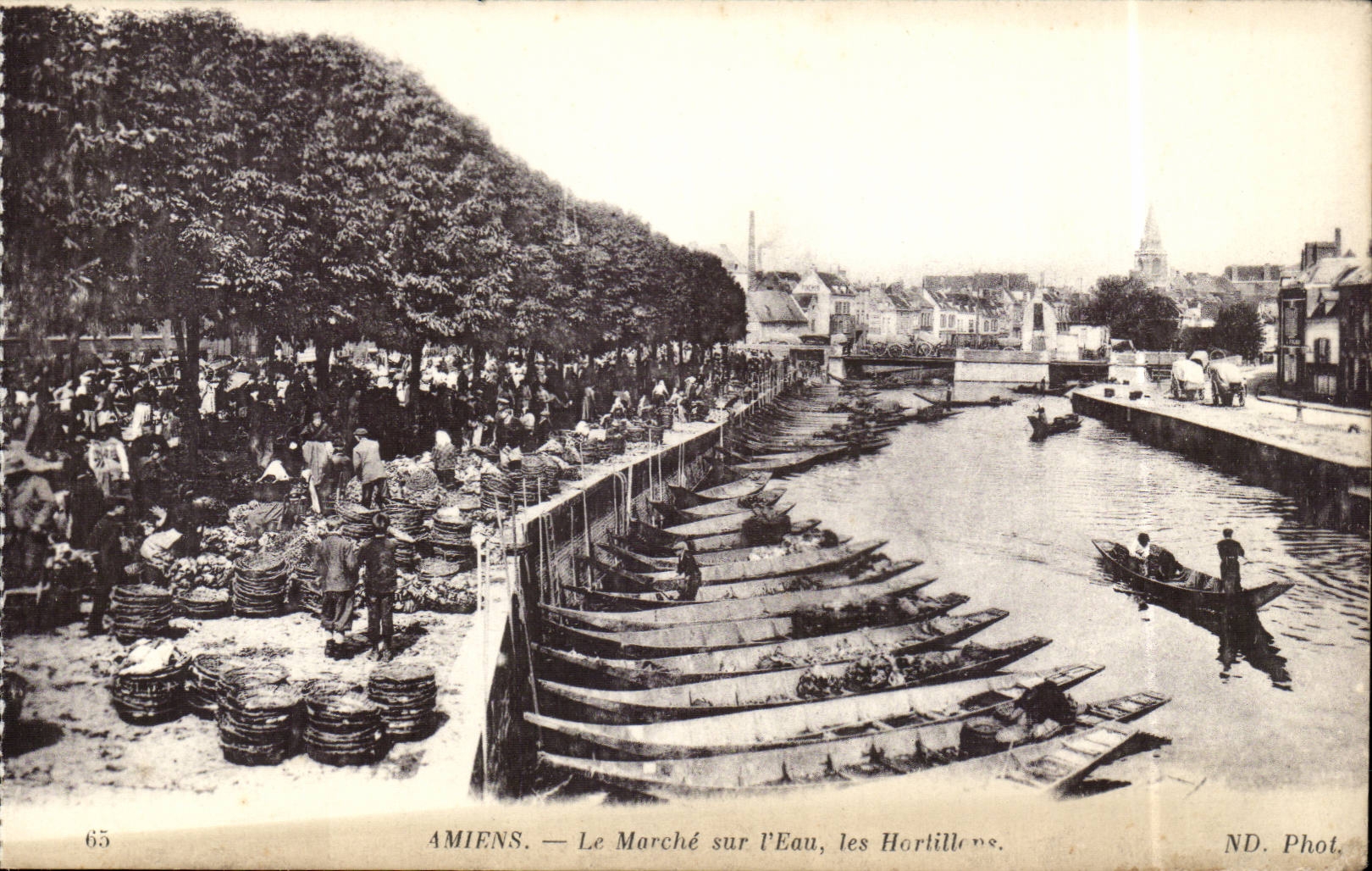 Amiens - Market on Water - CPA