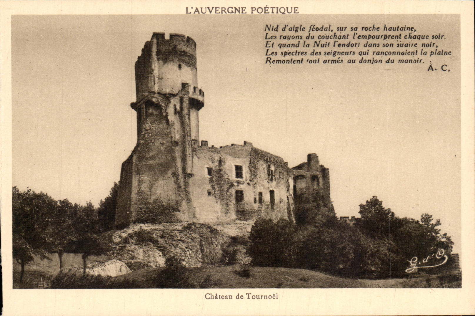 Auvergne CPA Castle of Tournoel