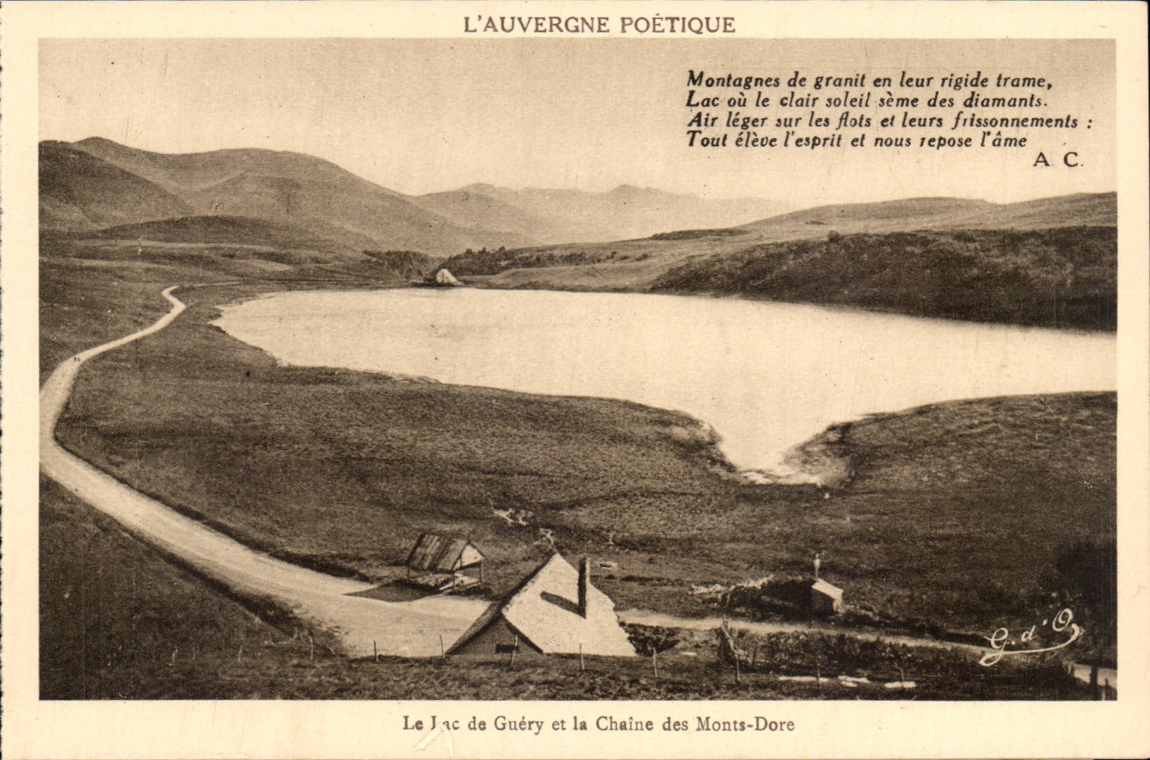 Auvergne CPA the Lake Guery and the chain of the Mount Gilds