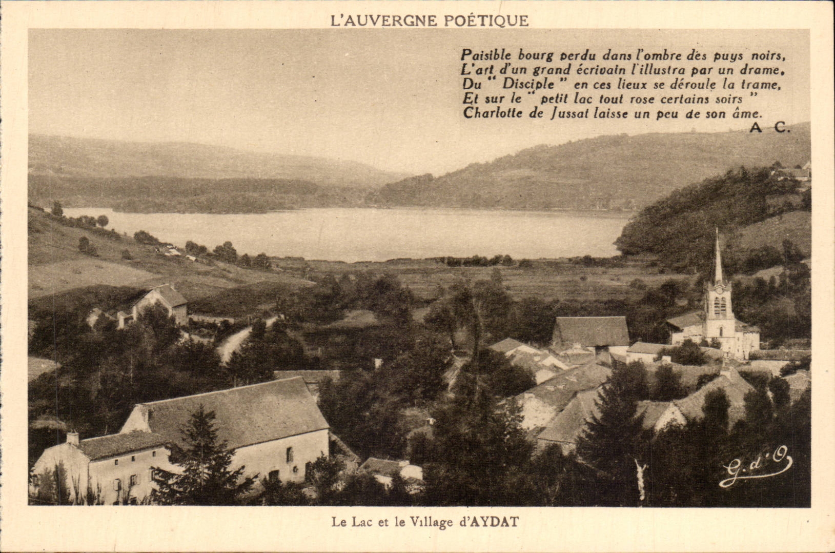 Auvergne CPA the lake and the village of Aydat