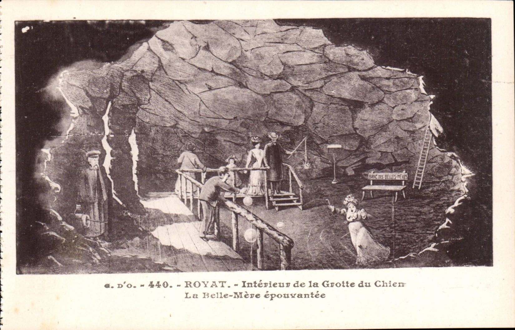 CPA Interior Royat of the cave of the dog the beautiful mother epouvantee