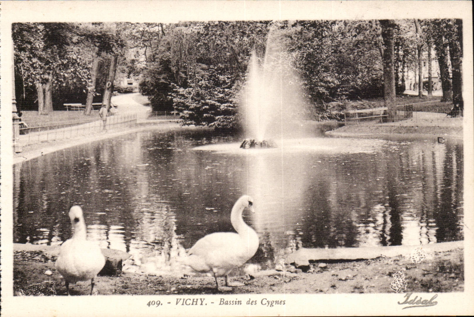 Vichy - Bassin des Cygnes - CPA 