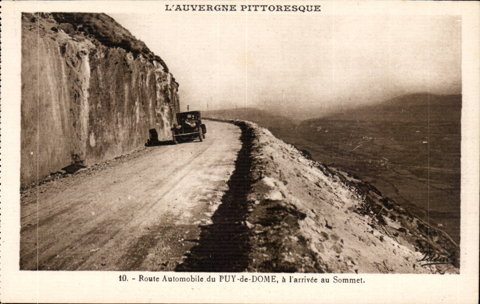 Route Aotomobile de Puy de Dome - on arrival at the Top - Picturesque Auvergne - CPA