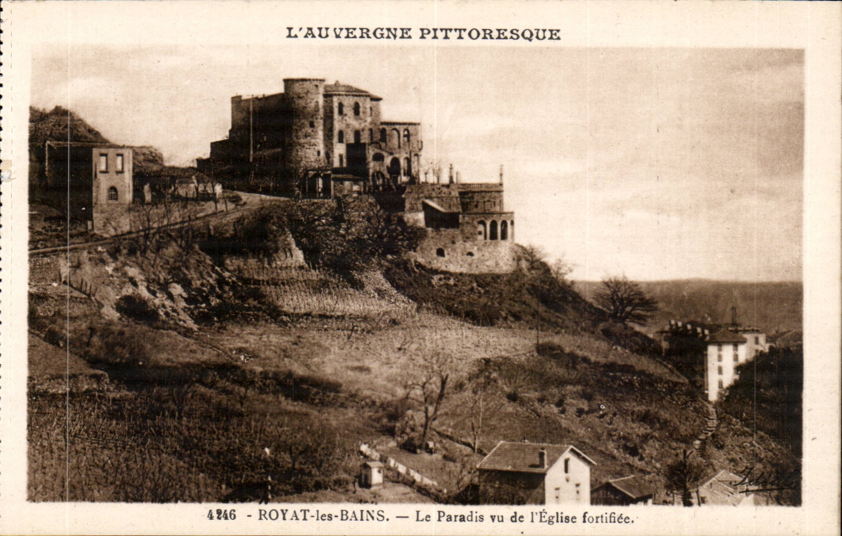 Royat les Bains - the Paradise seen of the Church fortifiee - CPA