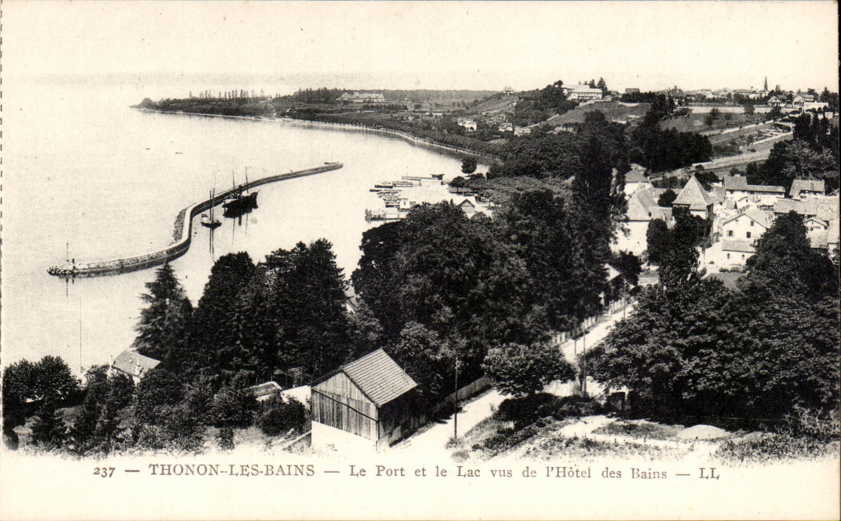 Thonon les Bains - the Port and the Lake seen of the Hotel of the Baths - CPA