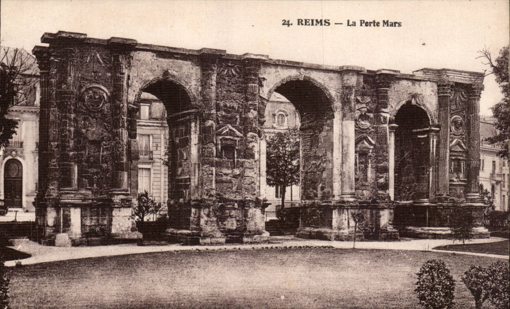 Reims - the Gate Mars - CPA