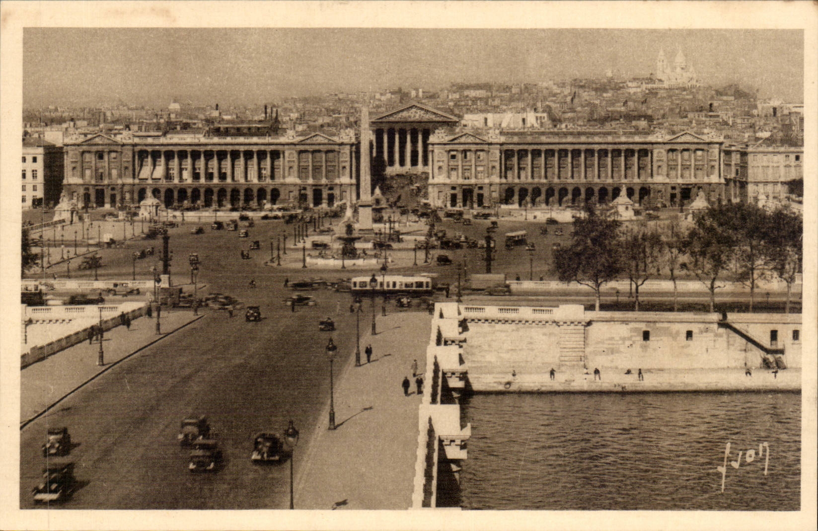 Paris 8 - while strolling - View of the Place of Harmony CPA