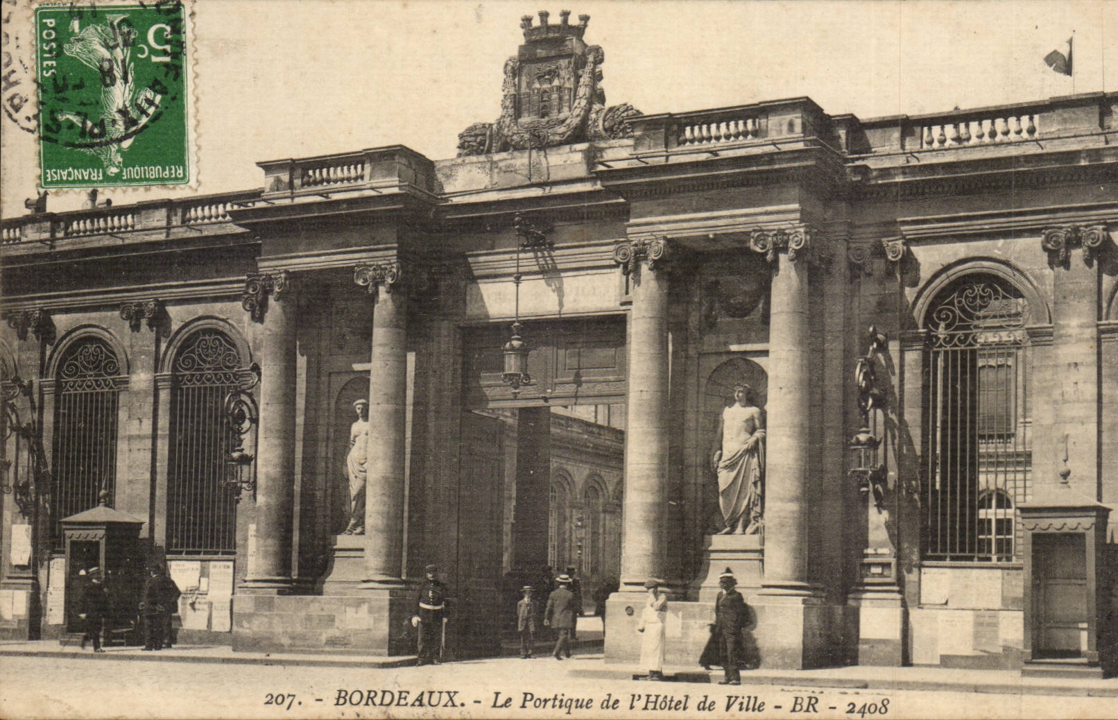 Bordeaux - the gantry of the Town hall - CPA