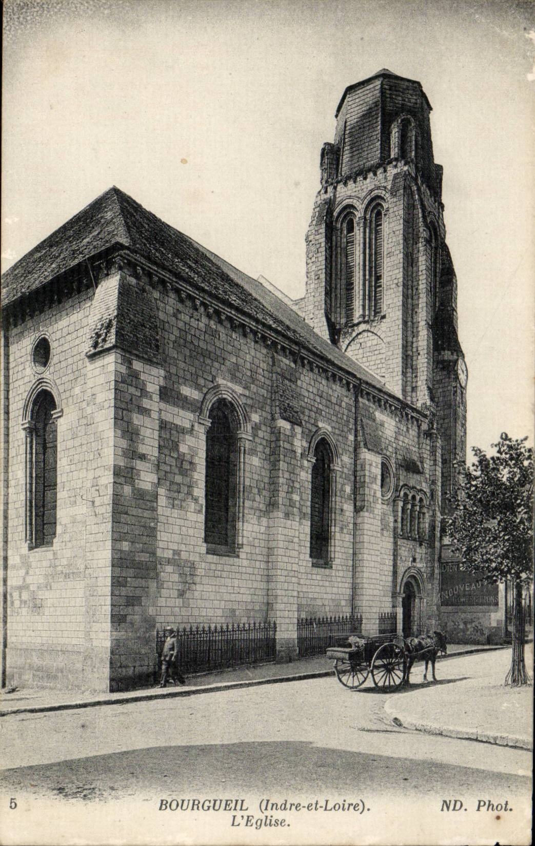 Bourgeuil - L'Eglise - CPA 