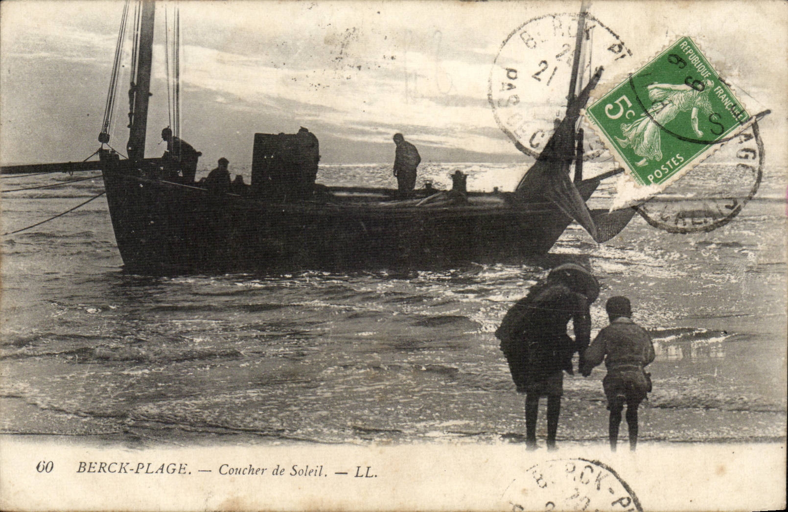 Berck Beach - Sunset - child - boat - CPA
