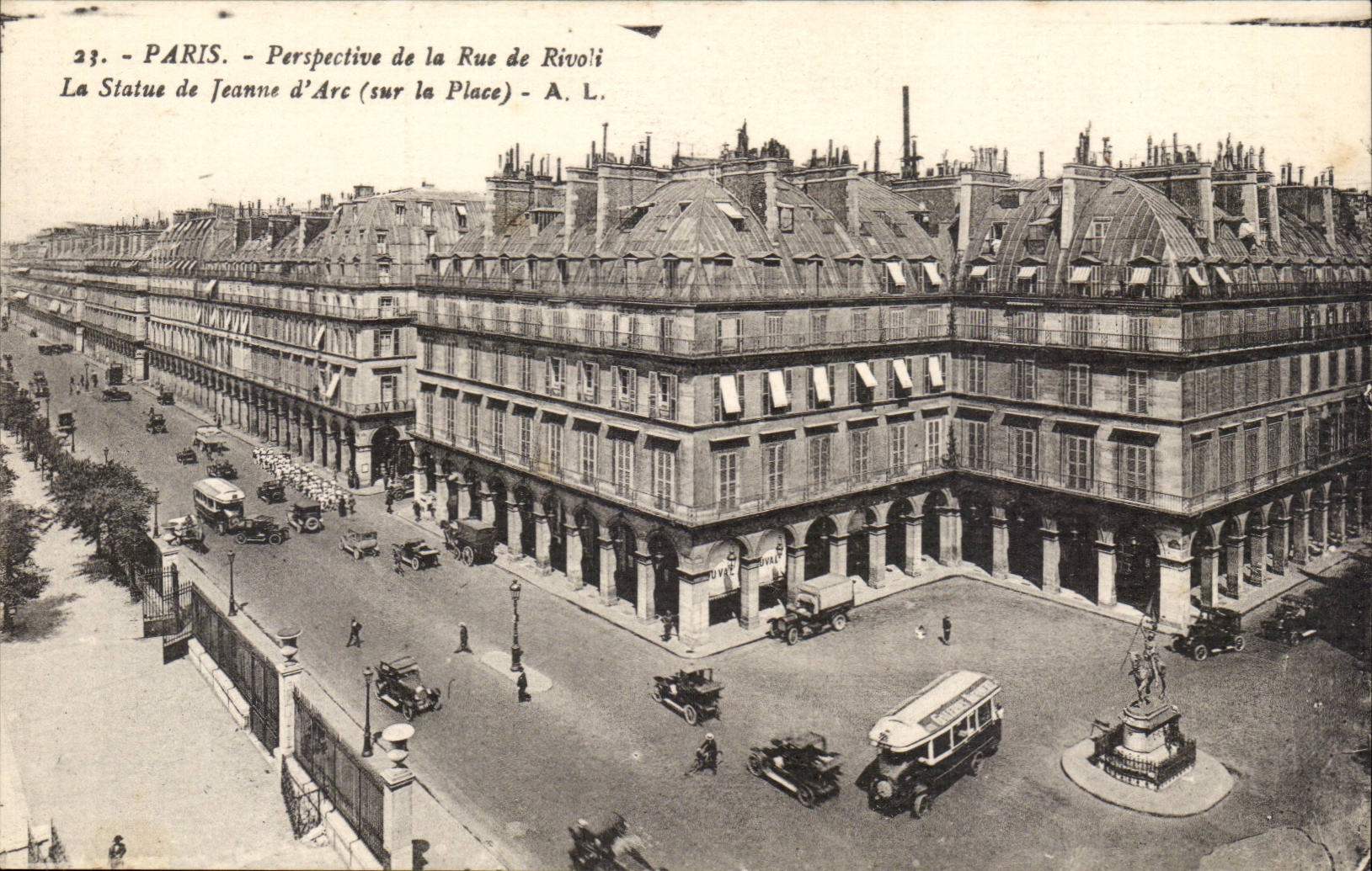 Paris - 1 - Perspective de la Rue de Rivoli - Statue de Jeanne d'Arc CPA 