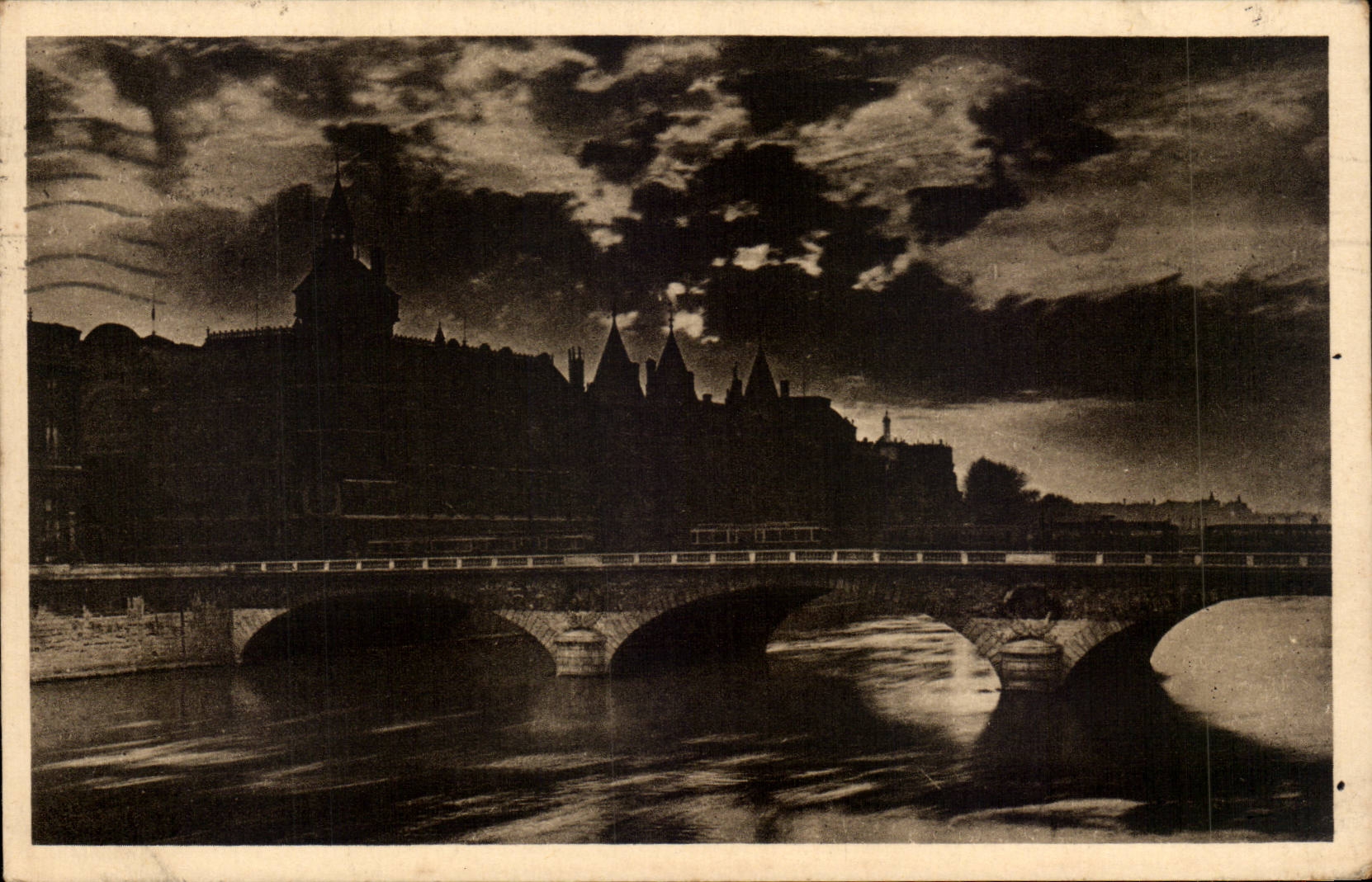 Paris 1 - La Nuit - la conciergerie et le Pont au Change CPA