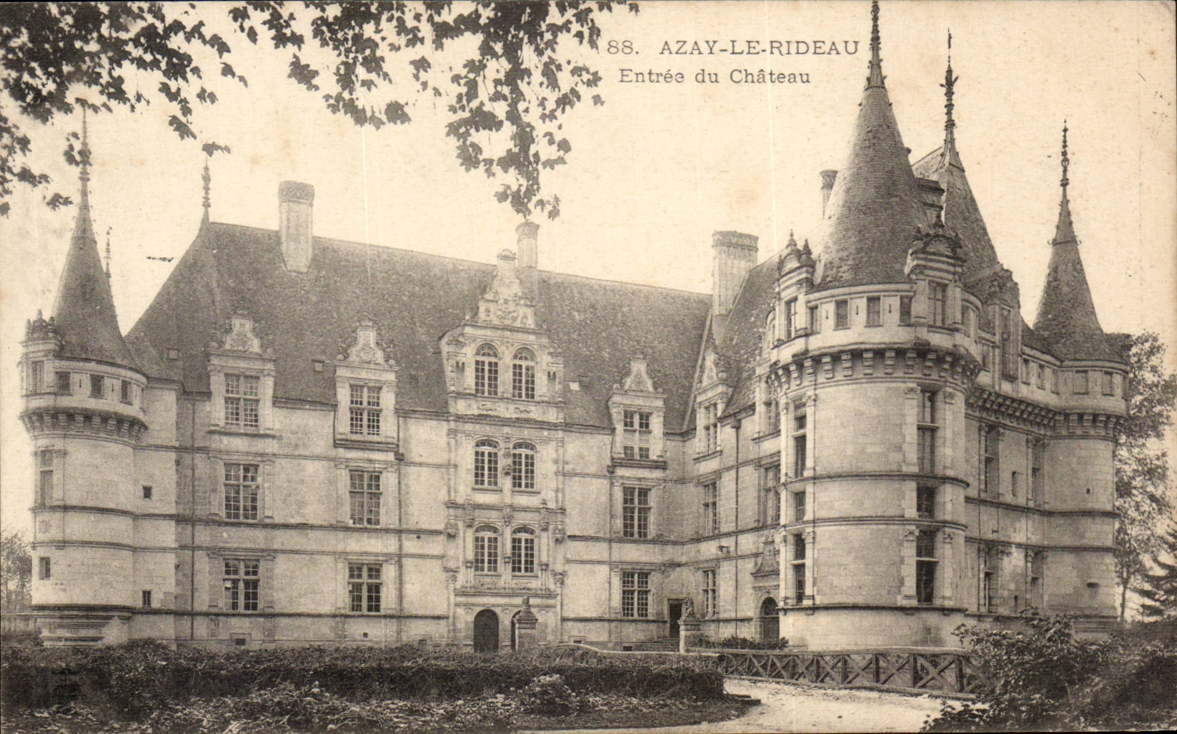 Azay le Rideau - Entree du Chateau CPA