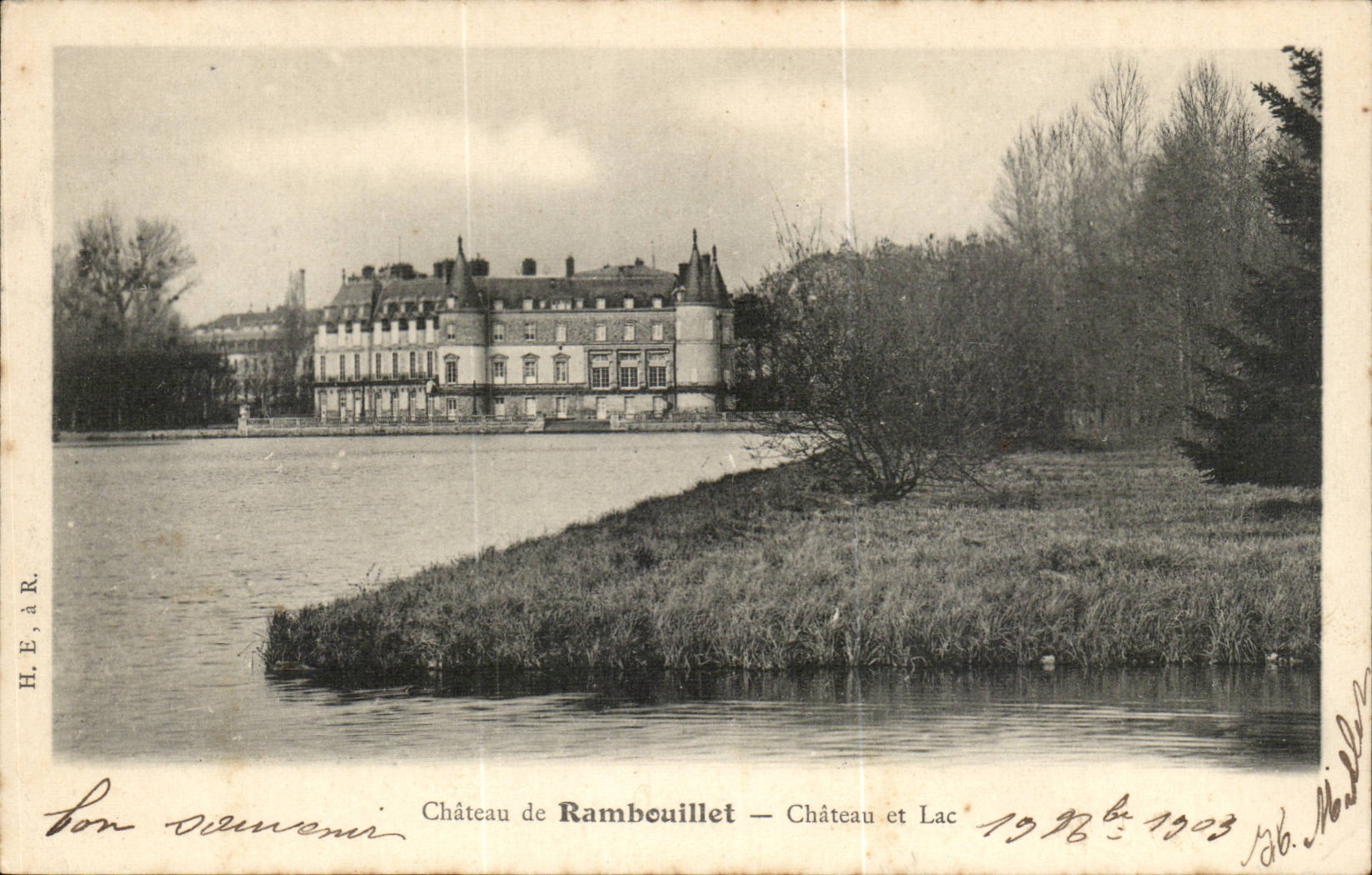 Rambouillet - Castle and Lake CPA
