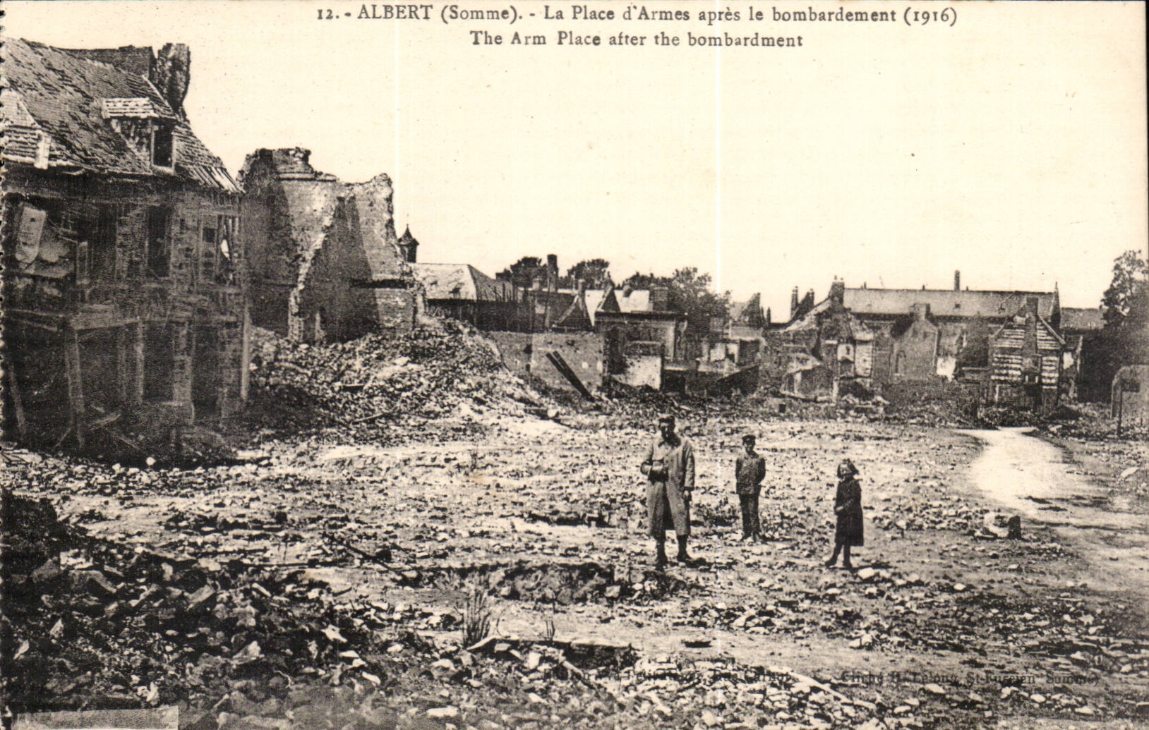 Albert - the Place of weapons after the bombardment 1916 - CPA