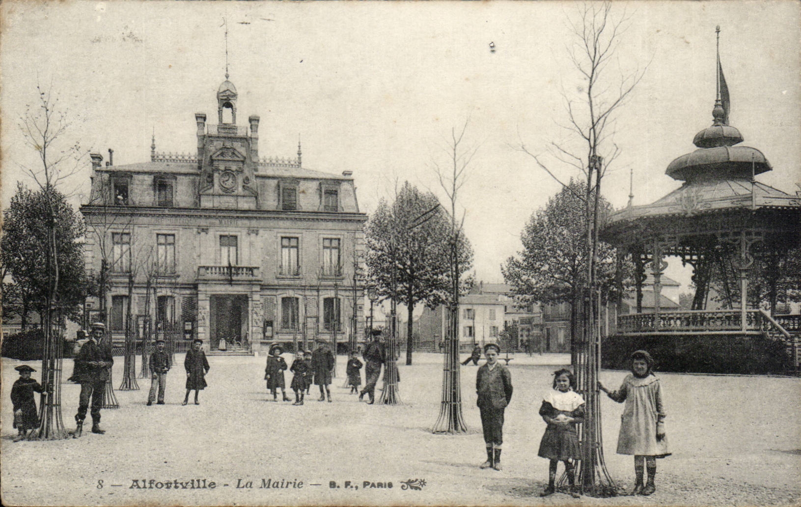 Alfortville - the Town hall - Children - CPA