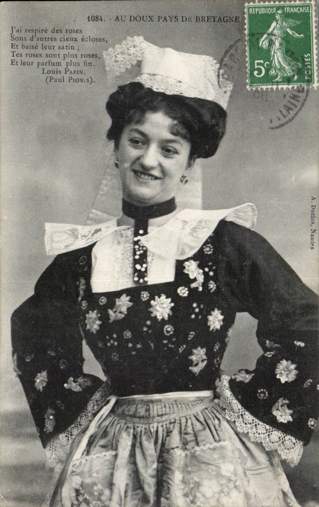 Folklore - Costumes - With the Soft Country of Brittany - Woman - Cap - CPA