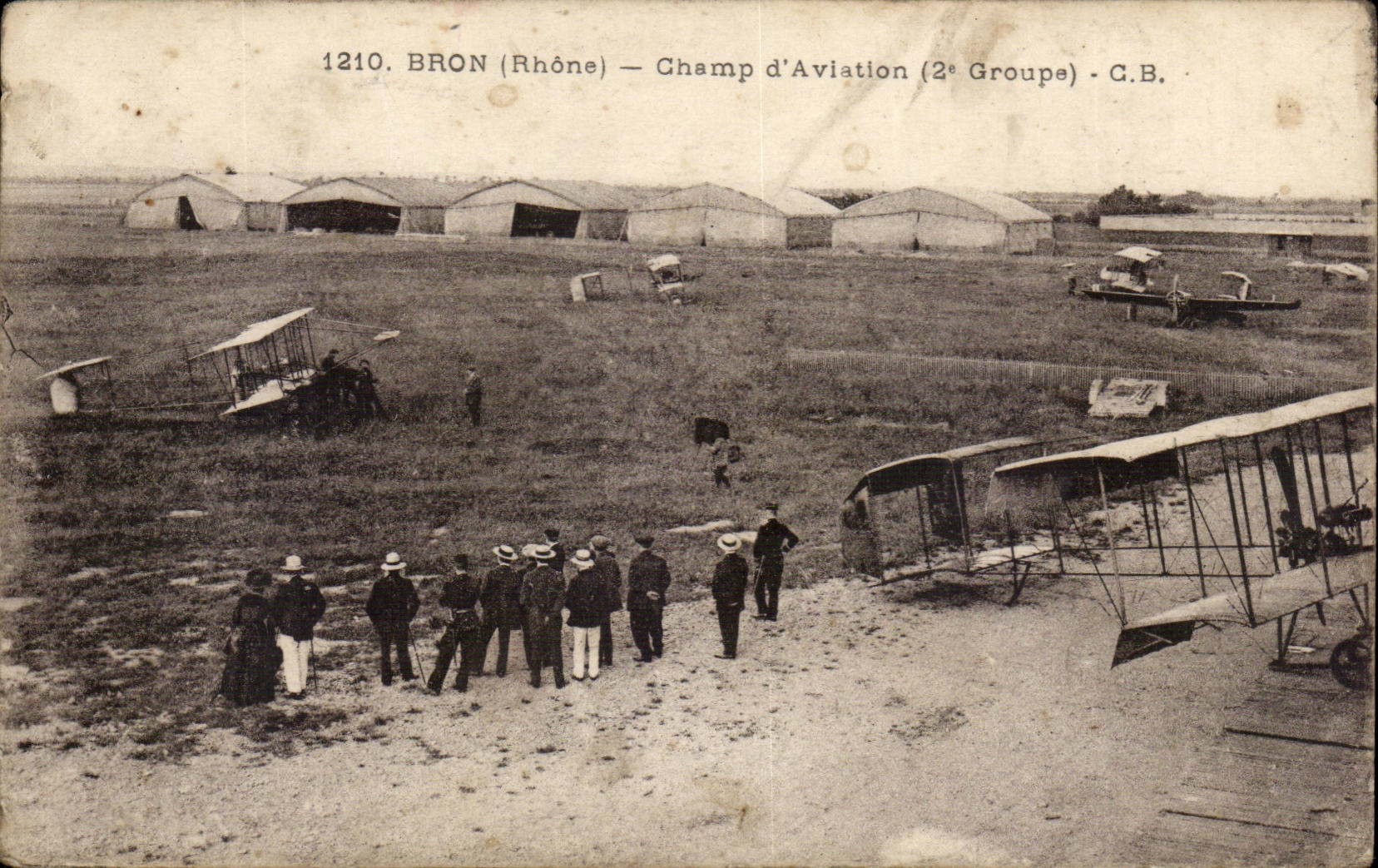 Bron - Champ d'Aviation - 2 Groupe - CPA