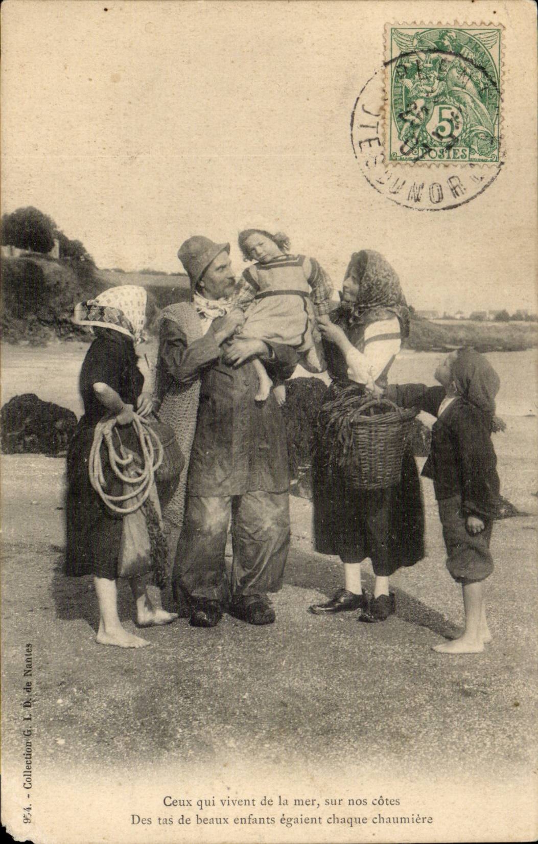 Folklore - Costume - Brittany - Those which Lives Sea CPA