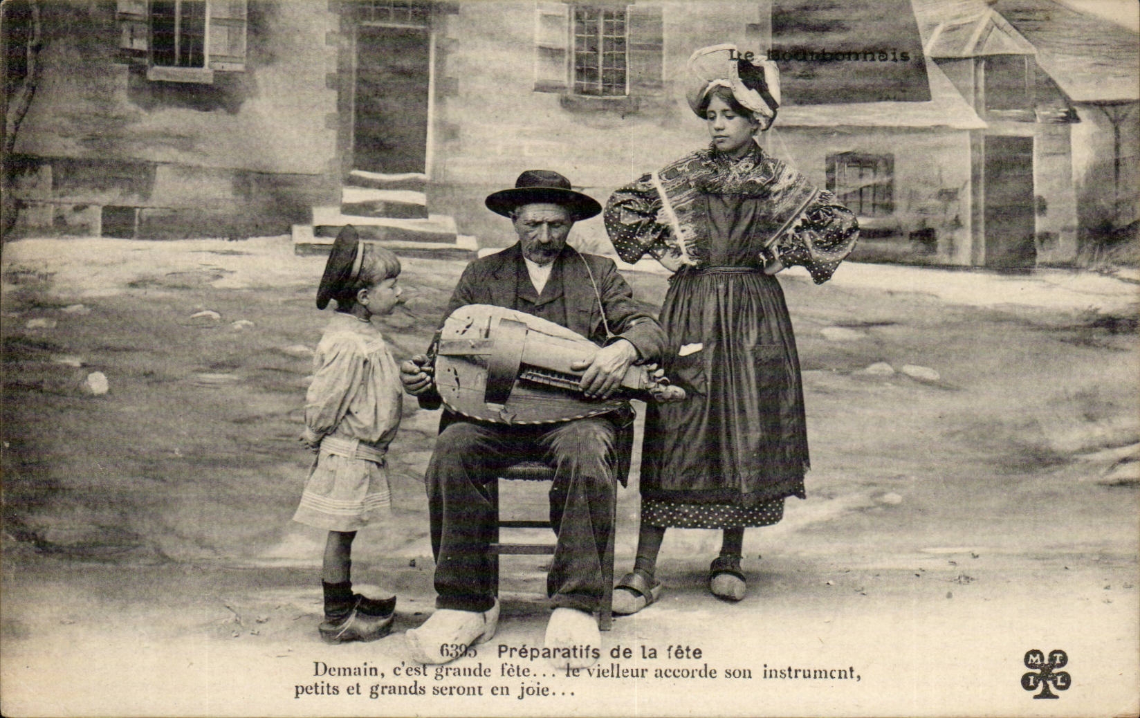 Folklore - Costumes - Preparations of the Festival - Guitar - Instrument - Music - CPA