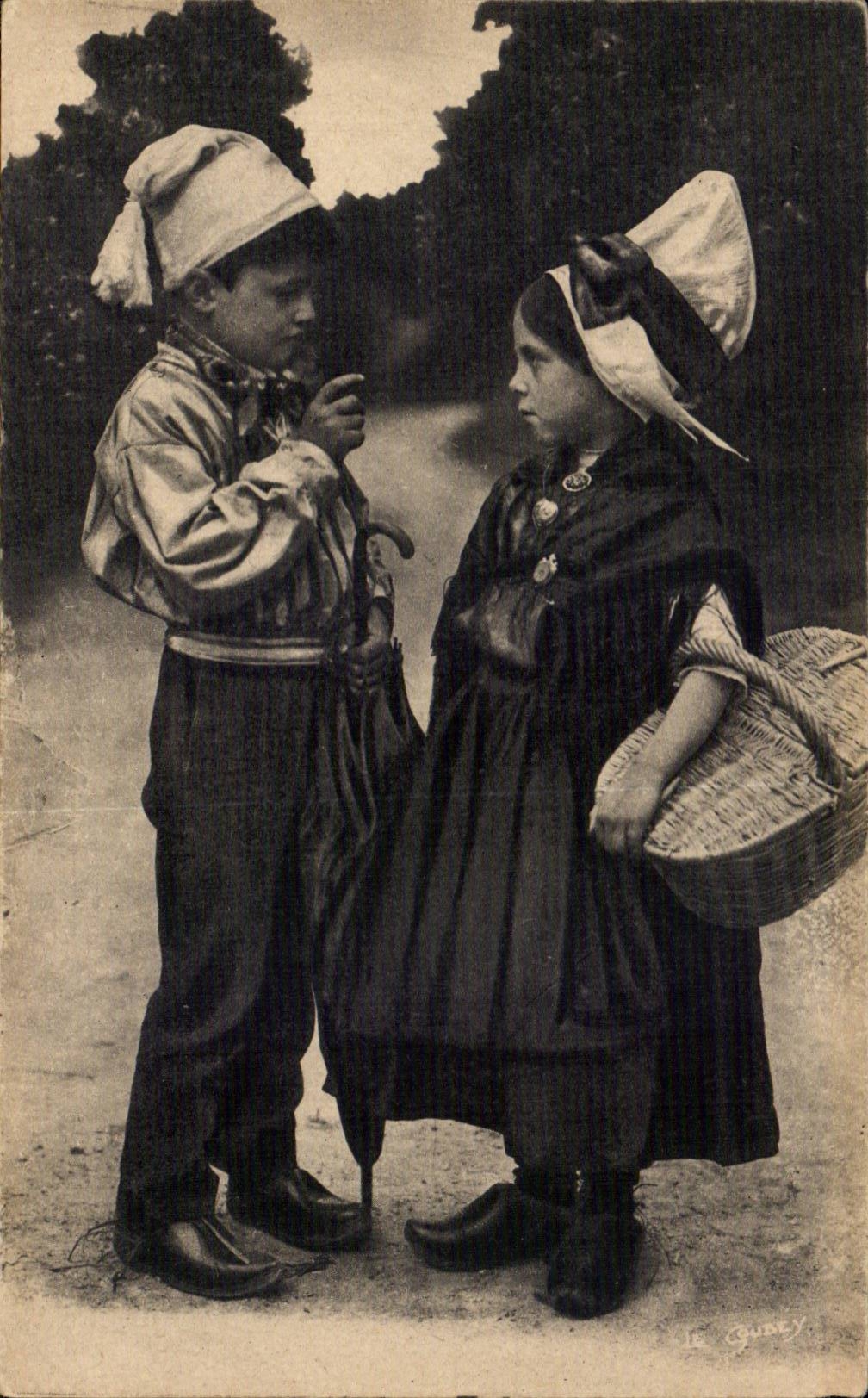 Fantasy - Child - Picturesque Normandy Folklore - Costume -- CPA