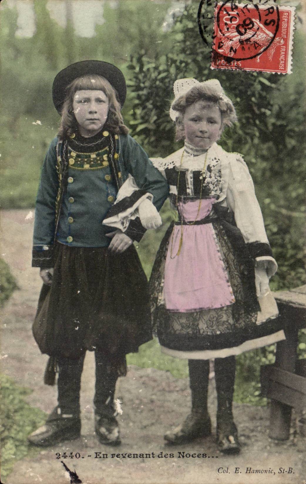 Folklore - Costumes - Children - Brittany - While Returning from the Weddings - CPA
