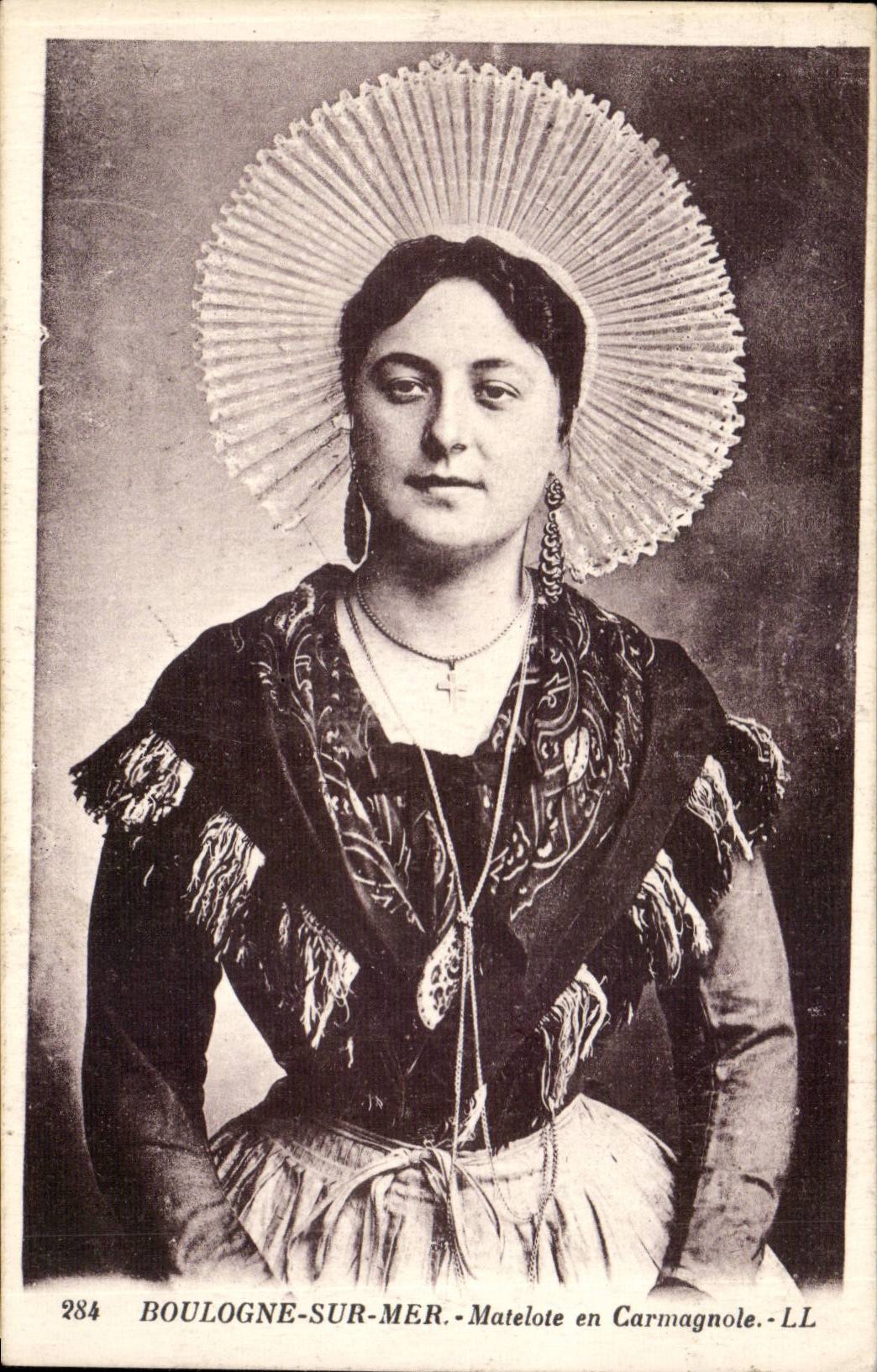 CPA Boilogne on sea Fish stew in Carmagnole (folklore costumes)